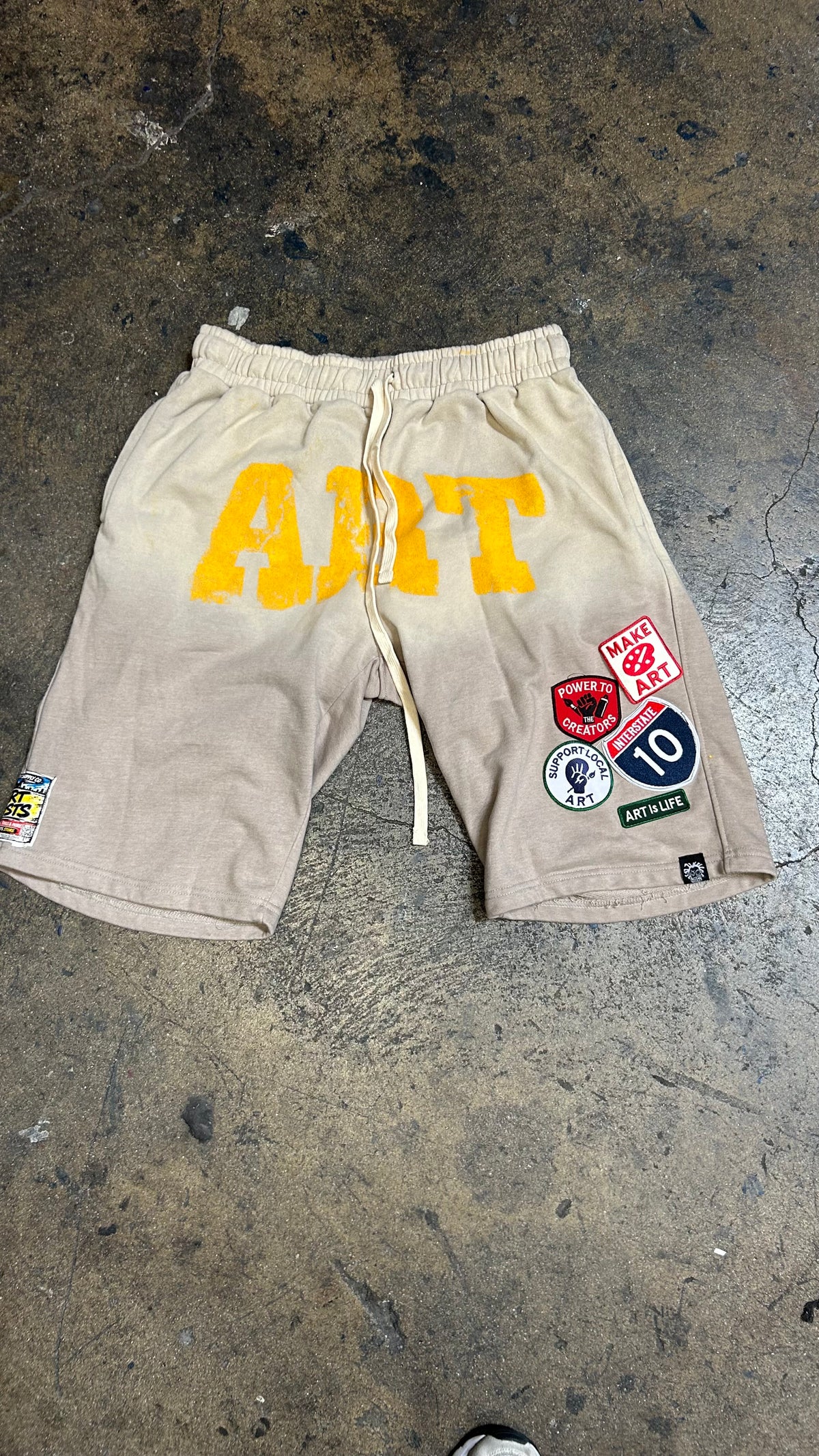 ART FADED SWEAT SHORTS